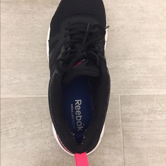 Size 6 Reebok Running Shoes - Picture 3 of 3